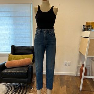 Levi’s Column Jean 25